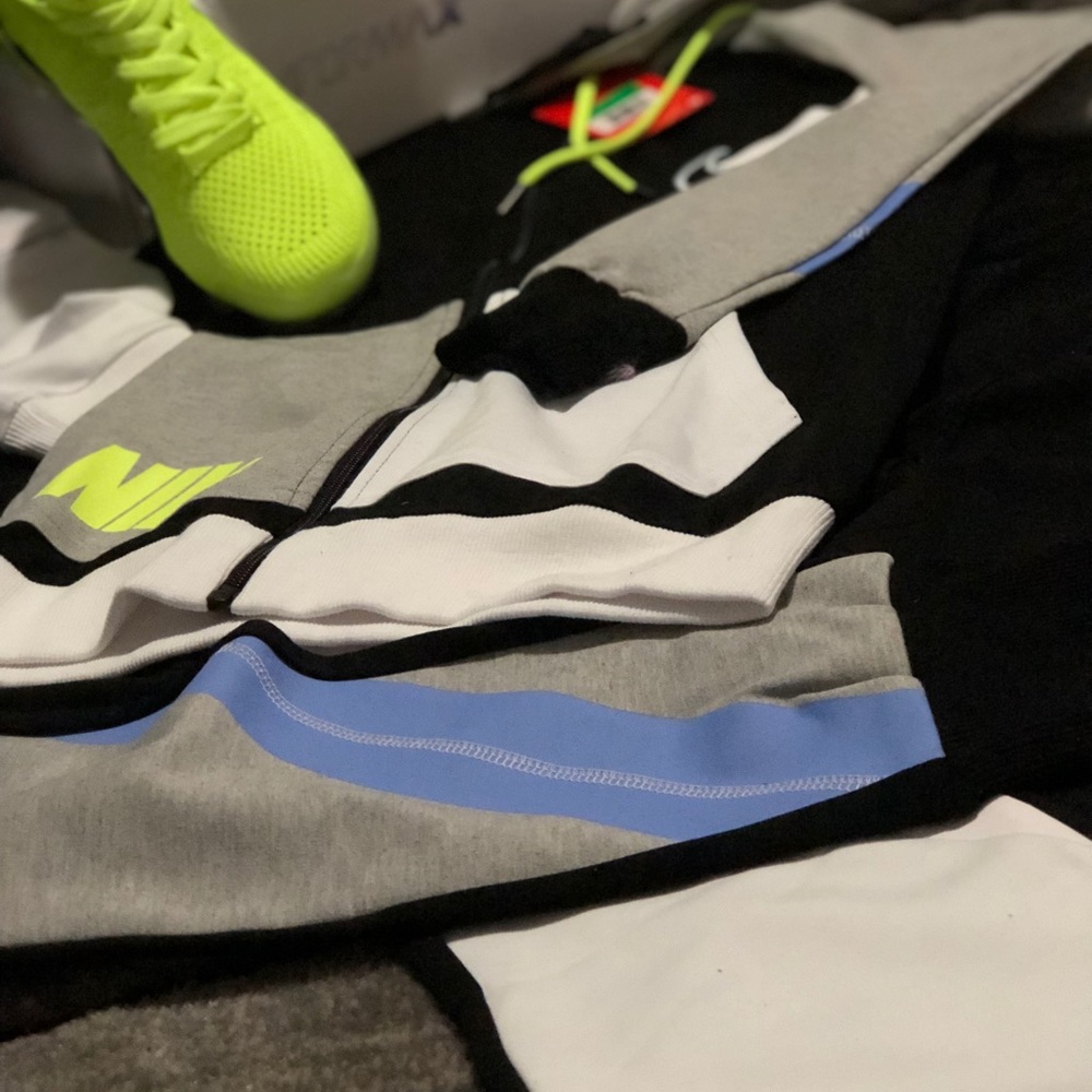 Nike Vapor Max and Track Suit - Picture 2 of 7